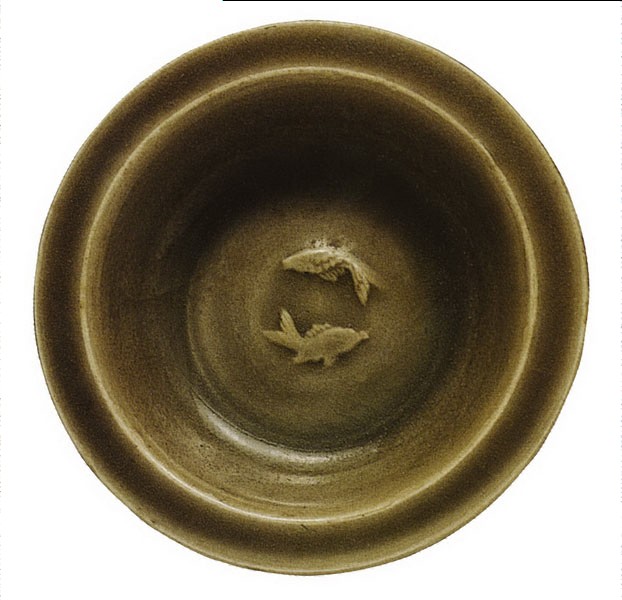 青釉贴花双鱼洗