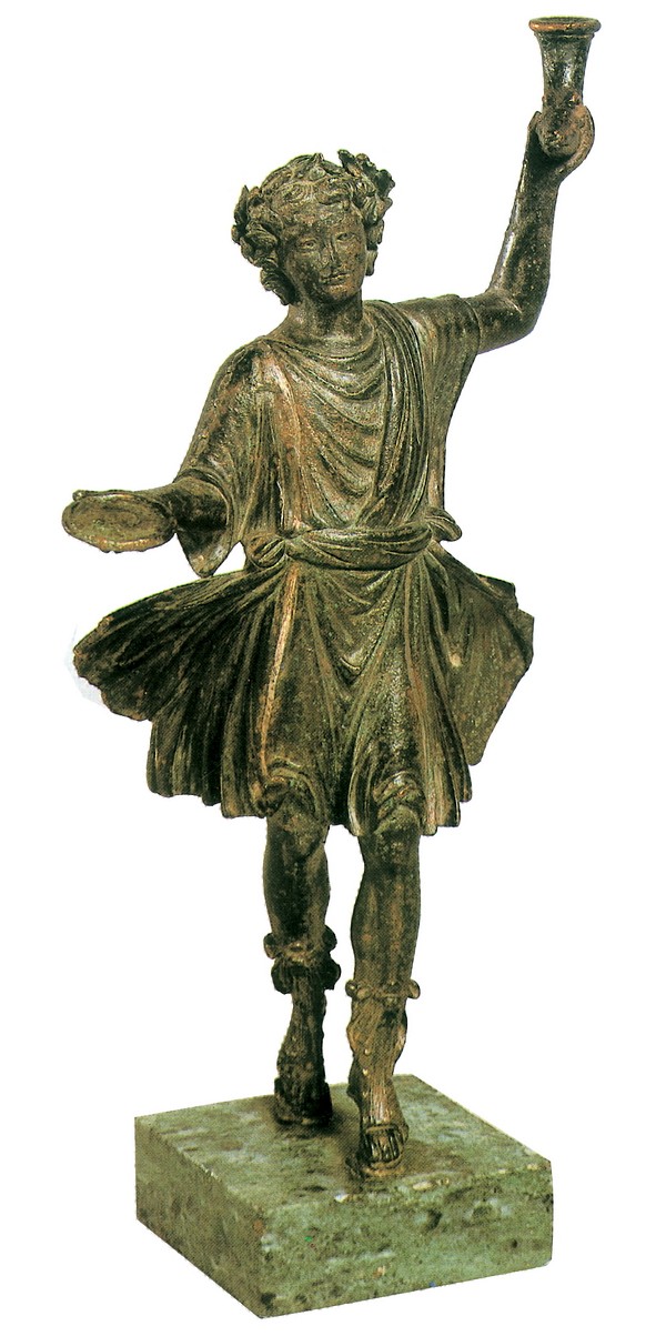 一个王室神祗的青铜雕像