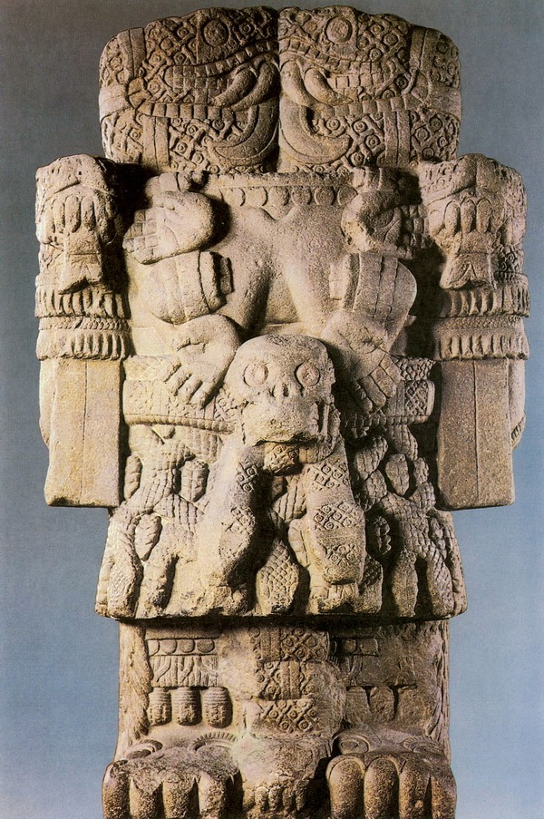 科阿特利库埃雕像